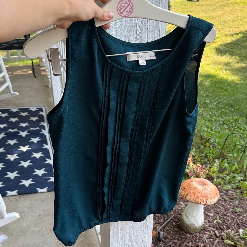 Emerald dark green top loft small